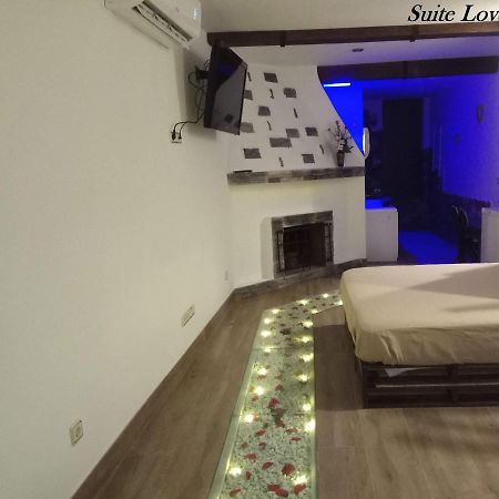 Suite Love Jacuzzi Uceda ภายนอก รูปภาพ